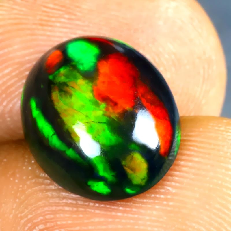 3.66 ct Eye-popping Oval Cabochon (13 x 10 mm) Ethiopian 360 Degree Flashing Black Opal Natural Gemstone