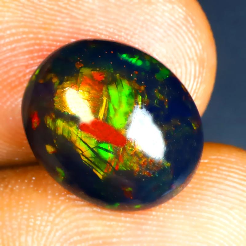 4.02 ct Impressive Oval Cabochon (14 x 11 mm) Ethiopian 360 Degree Flashing Black Opal Natural Gemstone